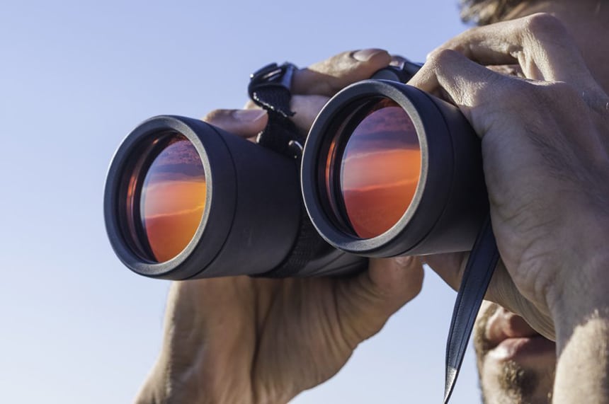 7 Great Binoculars under 200 Dollars with Advanced Vision and Durability