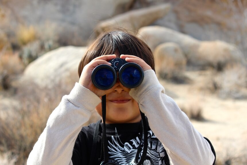 How Do Binoculars Work?
