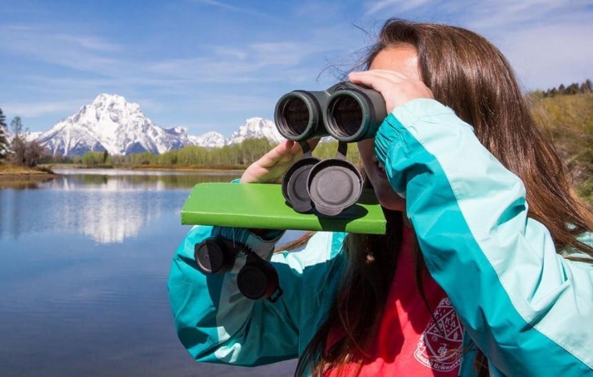7 Best Binoculars for Yellowstone: Perfect Companion for Your Outdoor Adventures (Fall 2022)